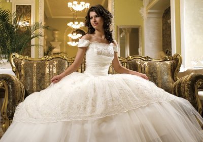 Как выбрать свадебное платье по цвету и ткани
