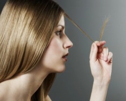 Выпадение волос: причины и советы